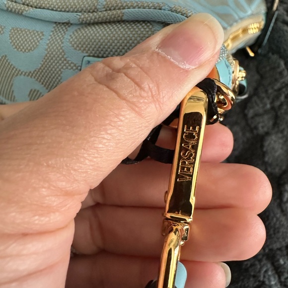 ⭐️HOST PICK⭐️Versace Small Jacquard Baguette Bag with Medusa plaque - NWT - Picture 4 of 7